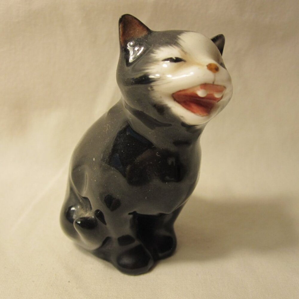 old 1930's Royal Doulton 2.5" Bone China figurine: "Lucky" the Black Cat, K-12
